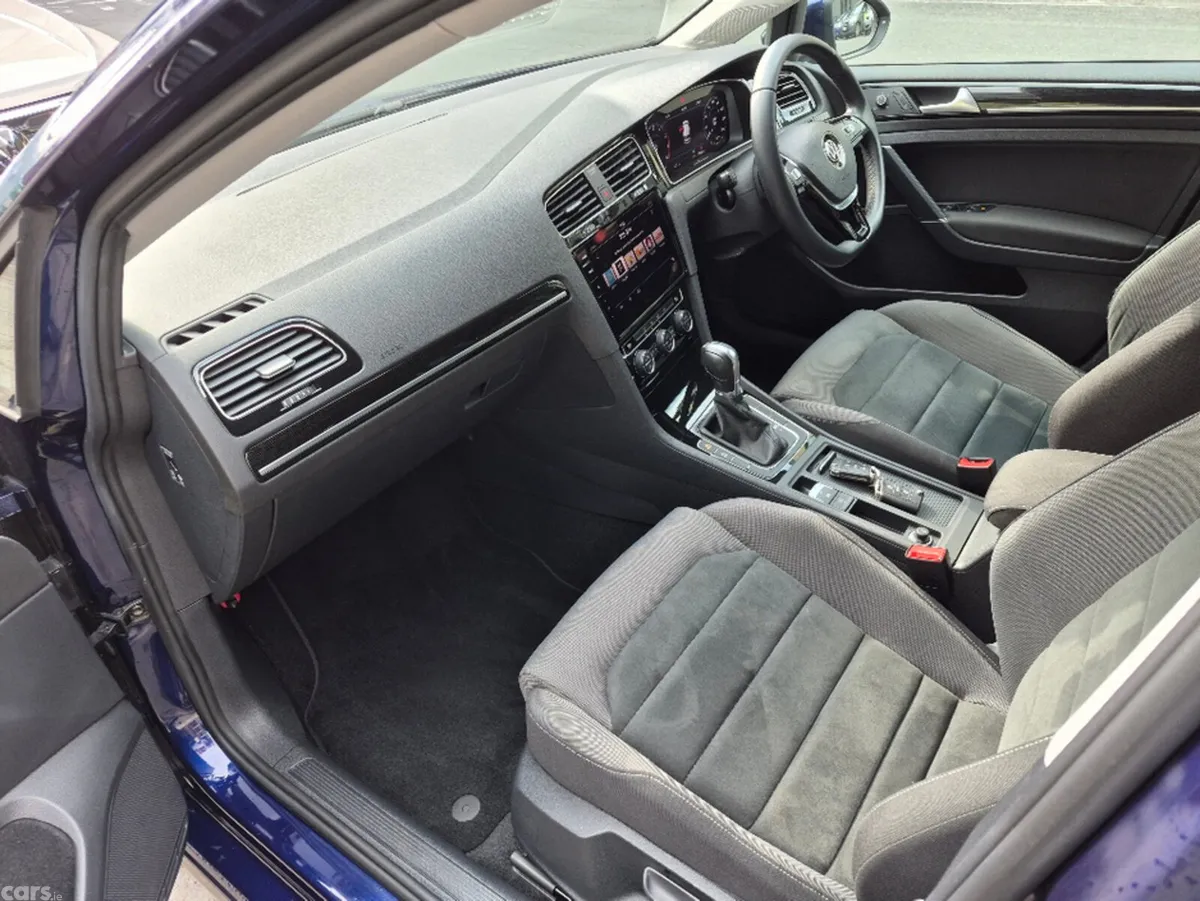 Volkswagen Golf Hatchback, Petrol, 2019, Blue
