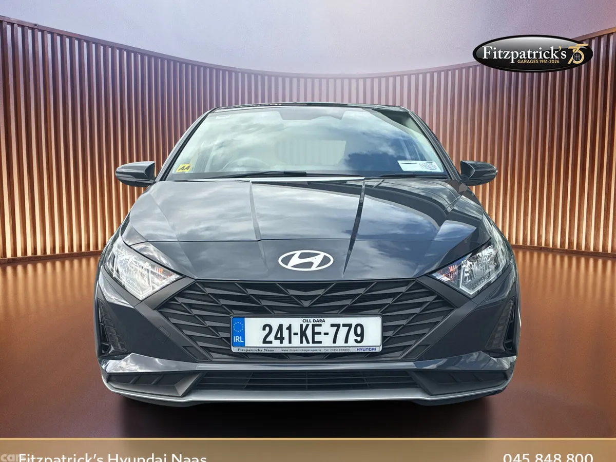 Hyundai i20 Hatchback, Petrol, 2024, Grey