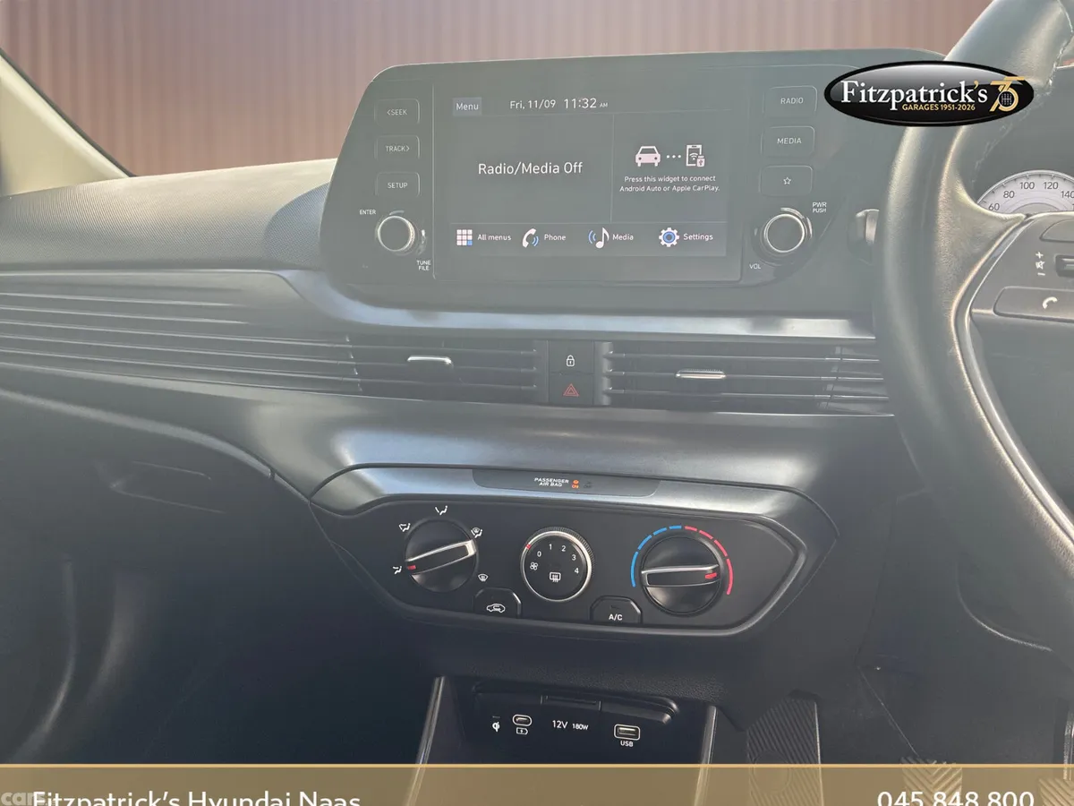 Hyundai i20 Hatchback, Petrol, 2024, Grey