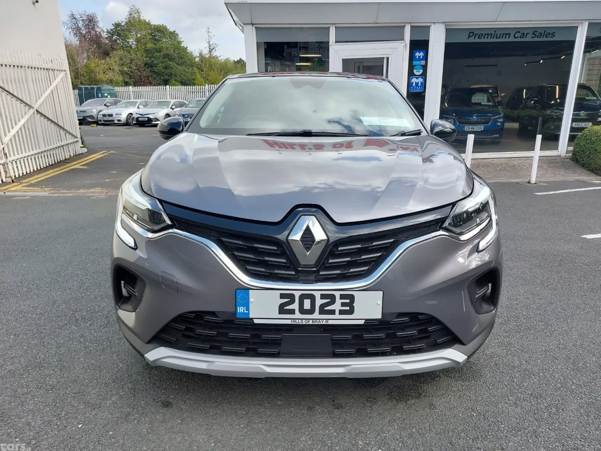 Renault Captur SUV, Petrol, 2023, Grey