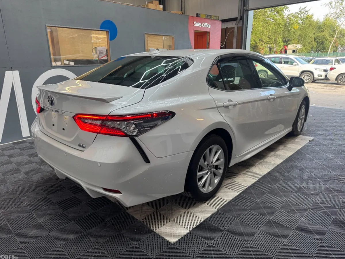 Toyota Camry Saloon, Petrol, 2024, White