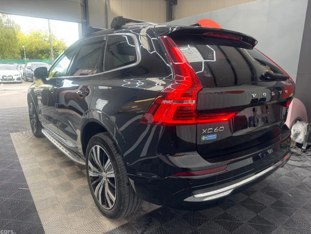 Volvo XC60 SUV, Petrol Hybrid, 2022, Black