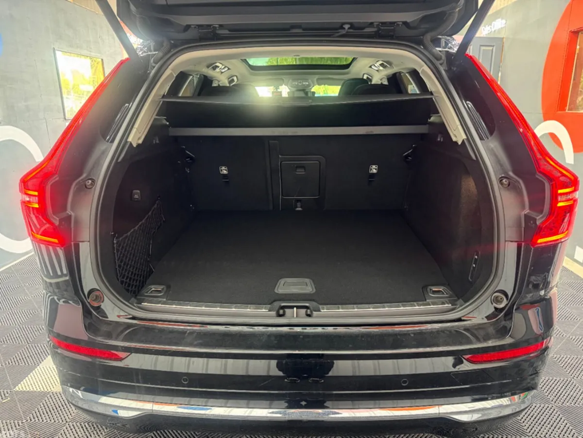 Volvo XC60 SUV, Petrol Hybrid, 2022, Black