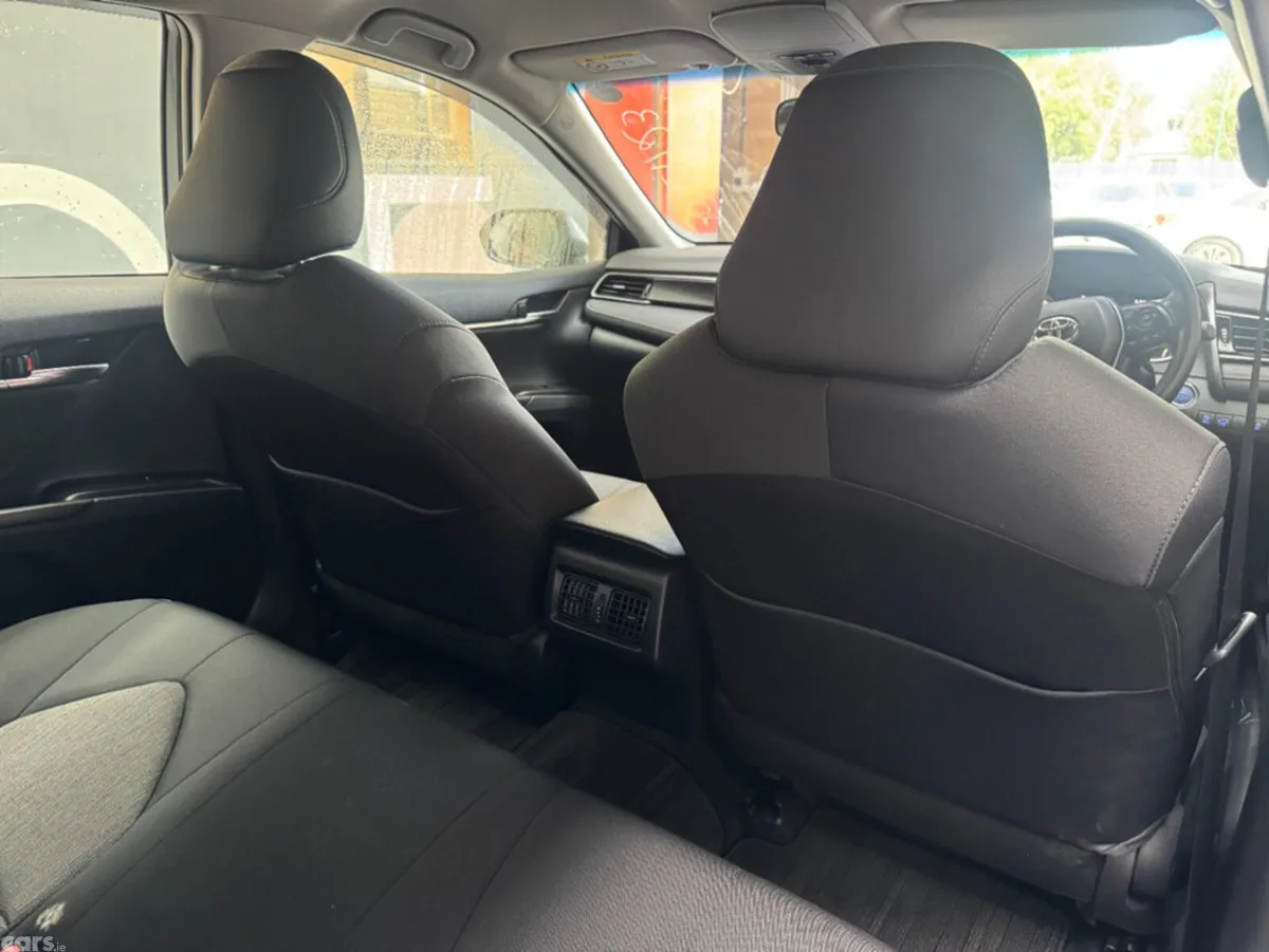 Toyota Camry Saloon, Petrol Hybrid, 2023, Grey