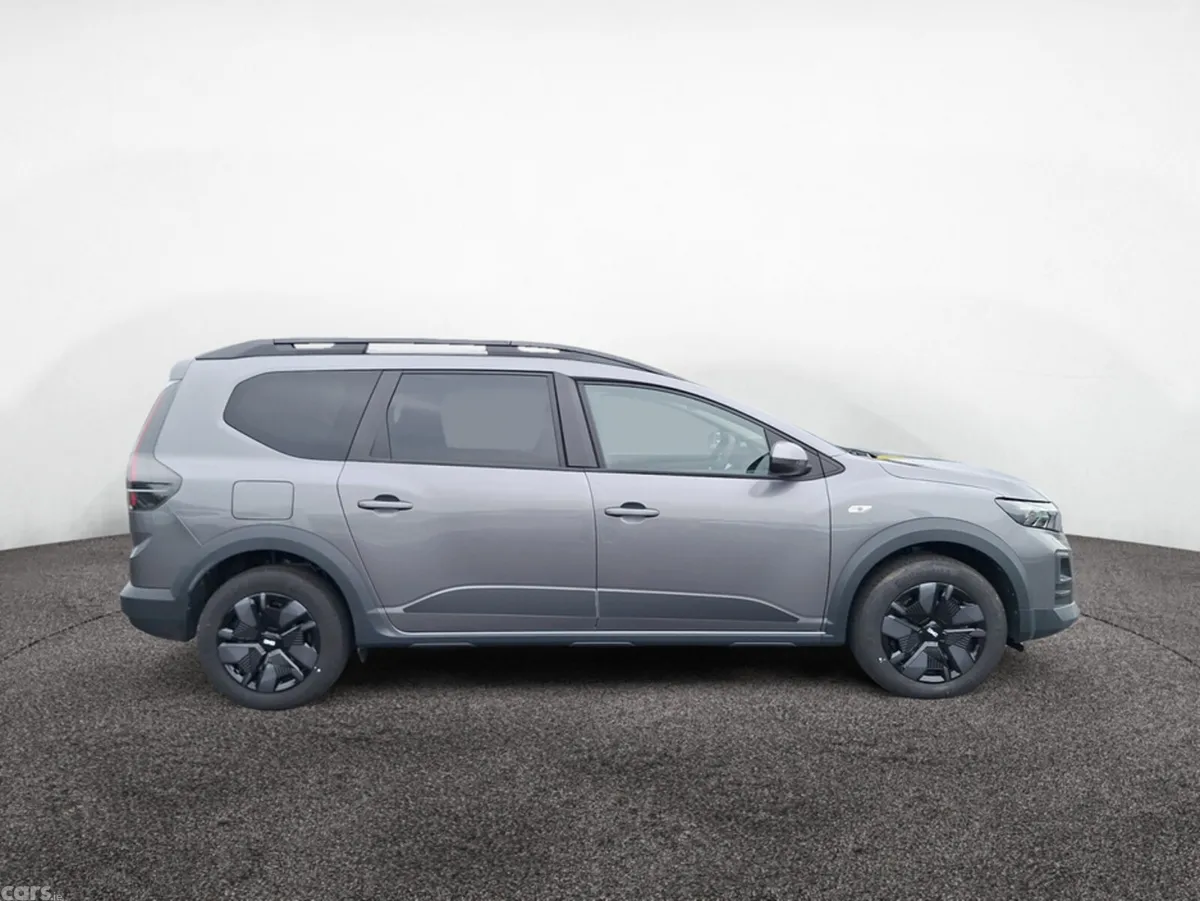 Dacia Jogger MPV, Petrol Hybrid, 2026, Grey