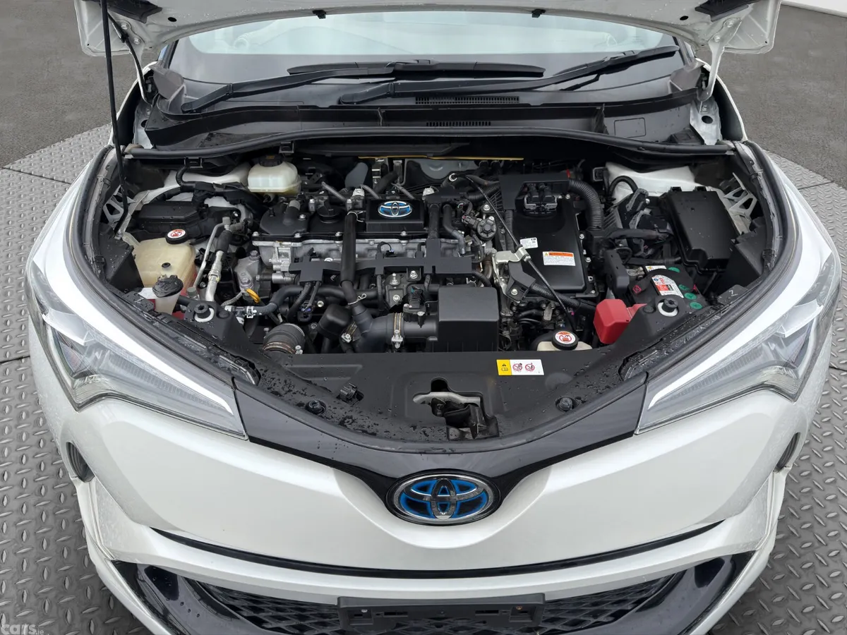 Toyota C-HR Saloon, Petrol Hybrid, 2018, White