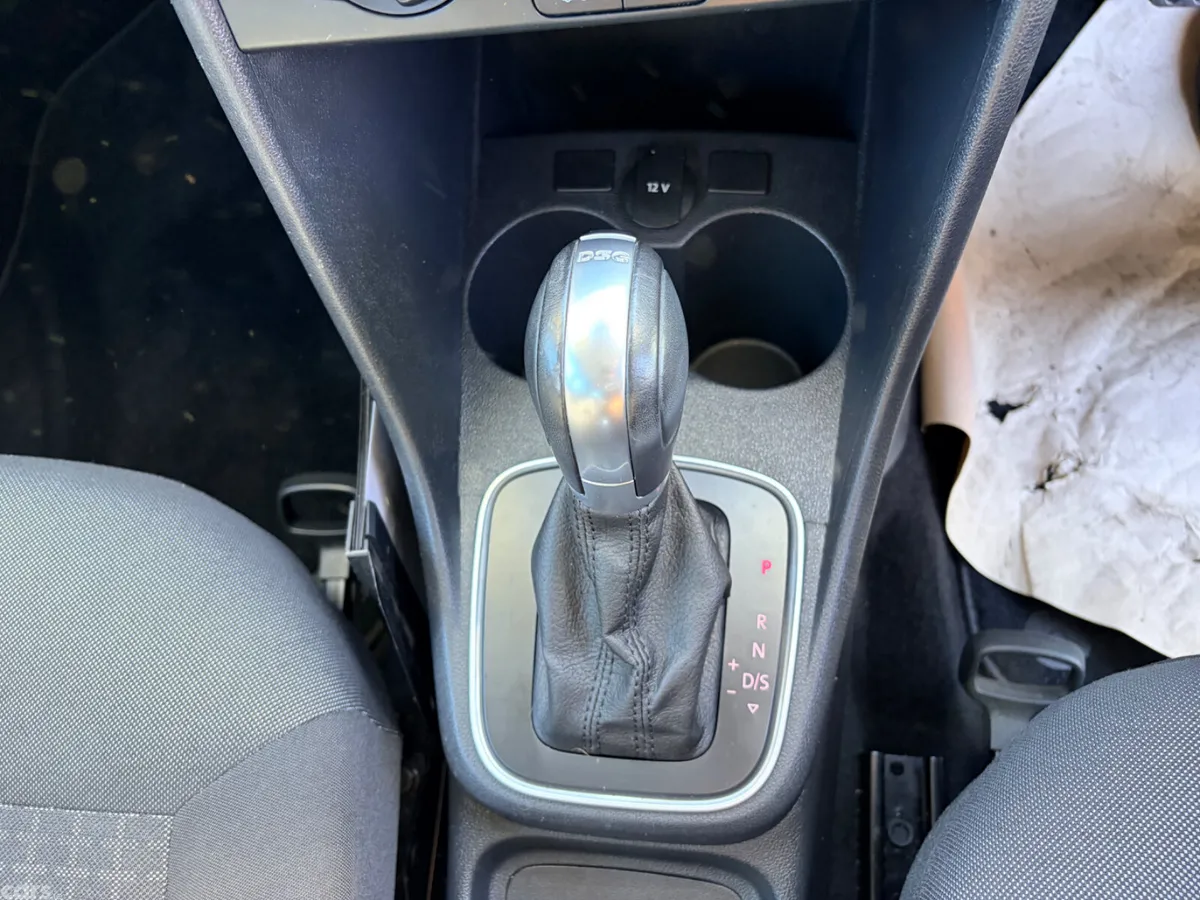 Volkswagen Polo Hatchback, Petrol, 2016, White