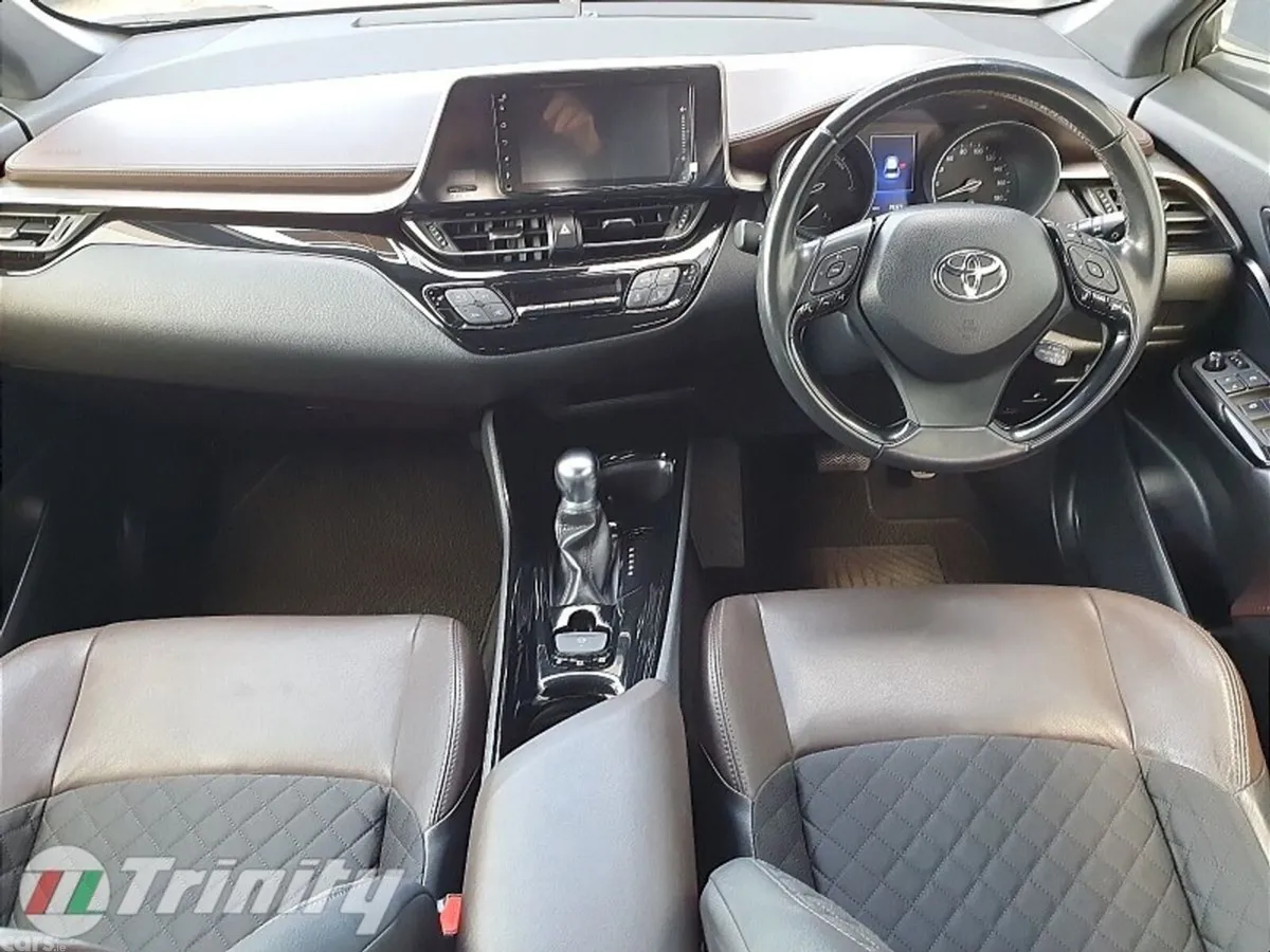 Toyota C-HR SUV, Petrol Hybrid, 2019, White