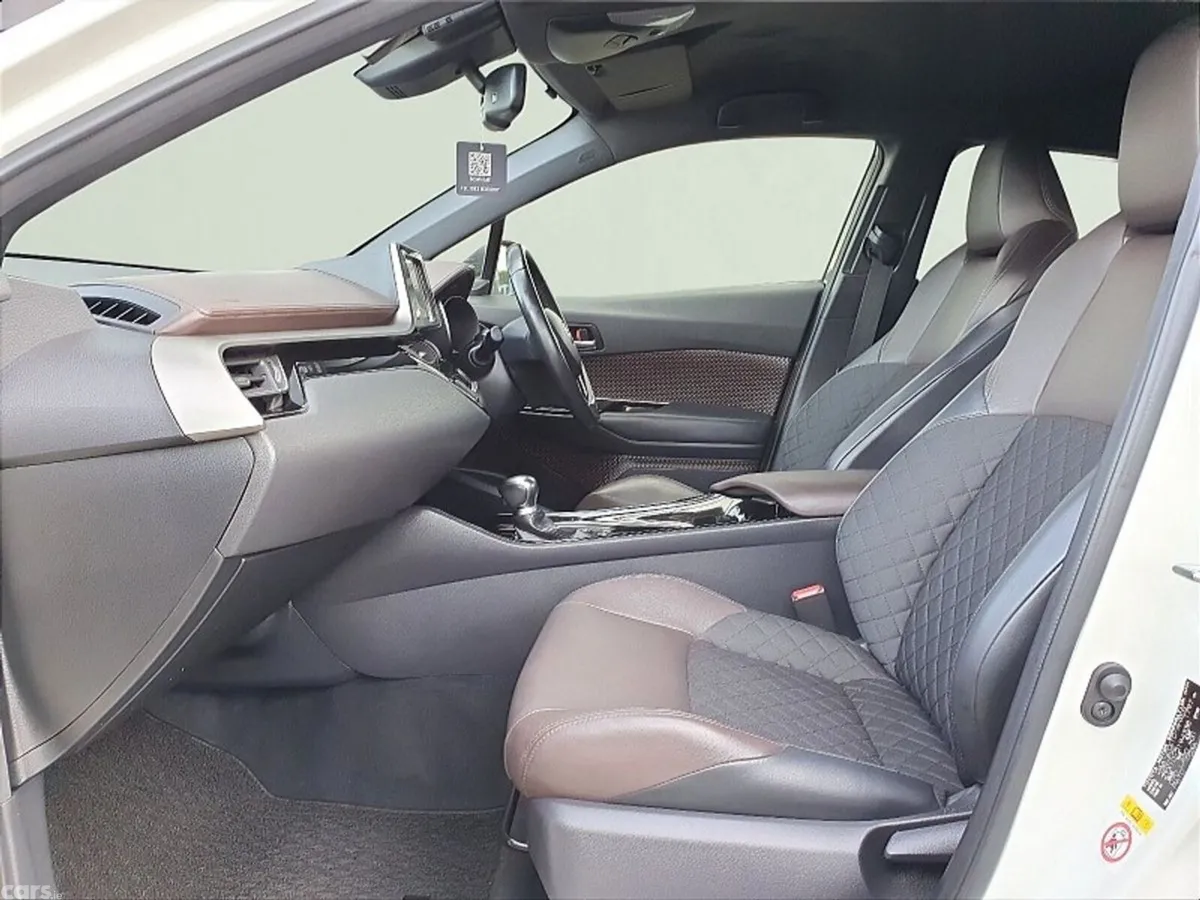 Toyota C-HR SUV, Petrol Hybrid, 2019, White