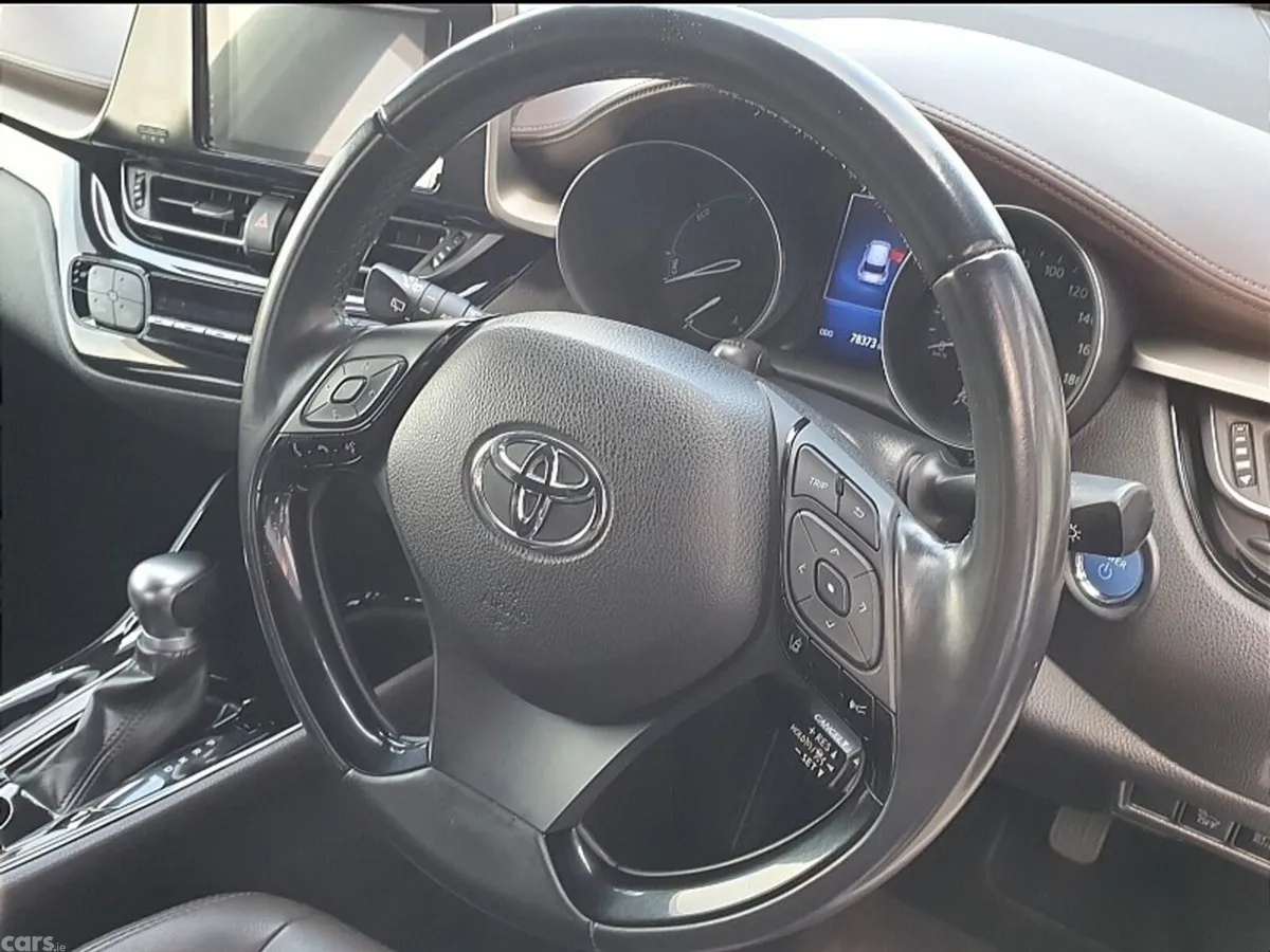 Toyota C-HR SUV, Petrol Hybrid, 2019, White