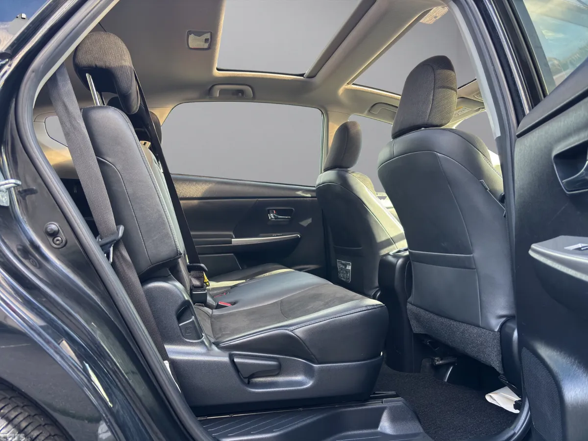 Toyota Prius Saloon, Petrol Hybrid, 2015, Black