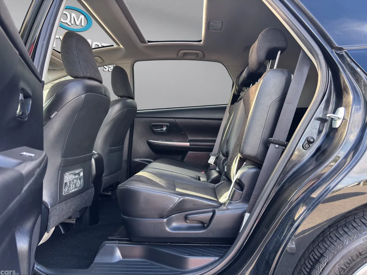 Toyota Prius Saloon, Petrol Hybrid, 2015, Black