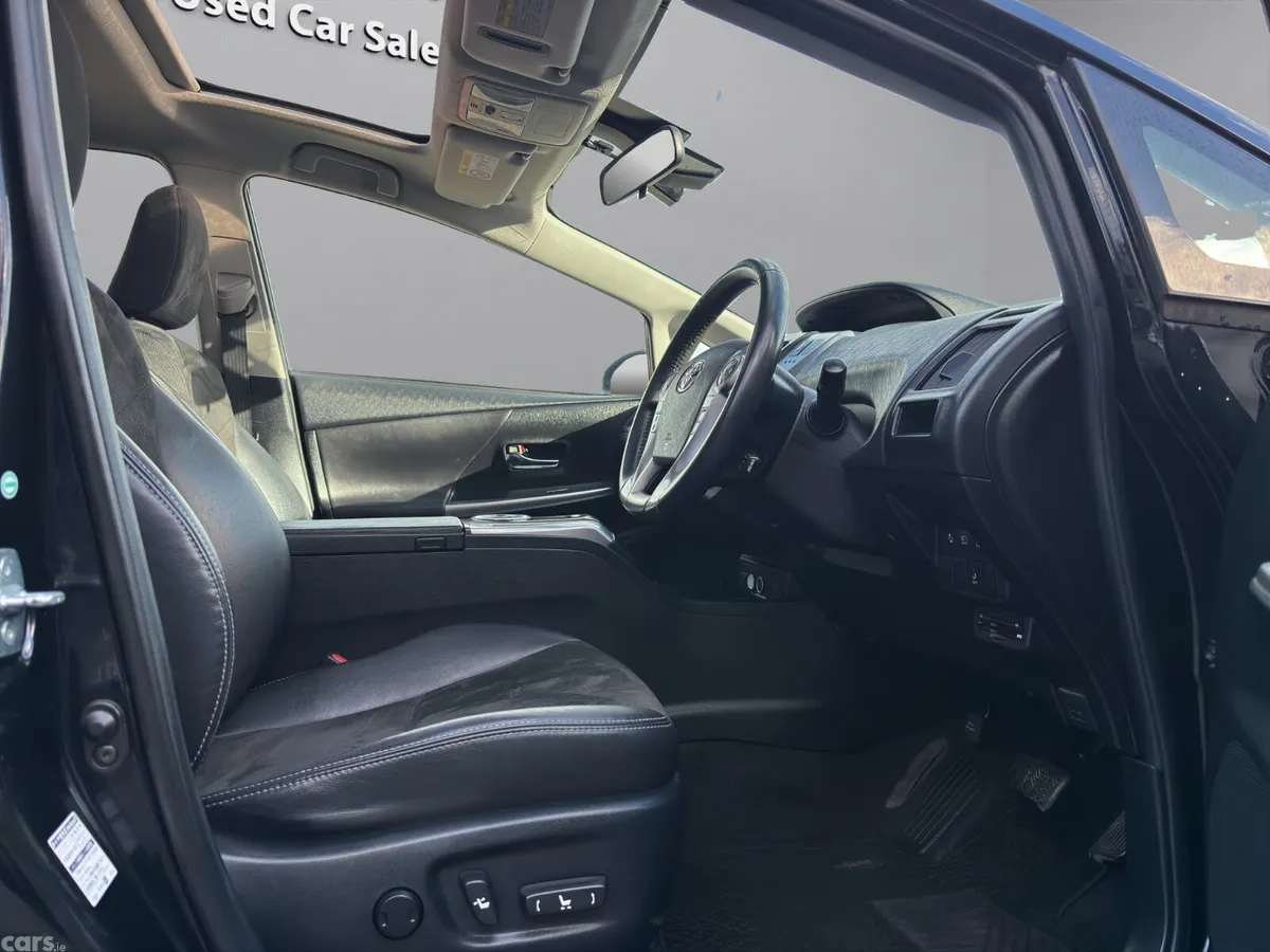 Toyota Prius Saloon, Petrol Hybrid, 2015, Black