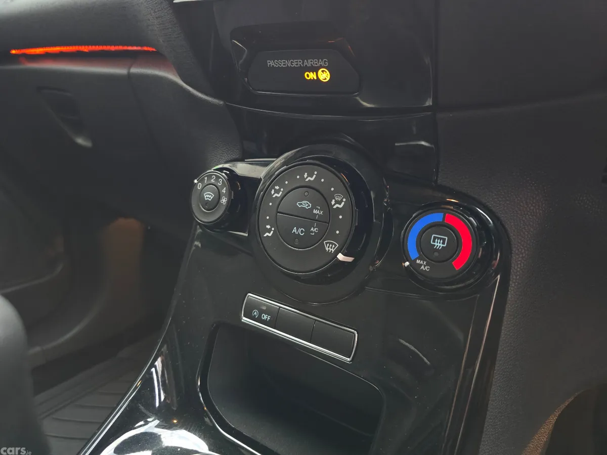 Ford Fiesta Hatchback, Petrol, 2014, Grey