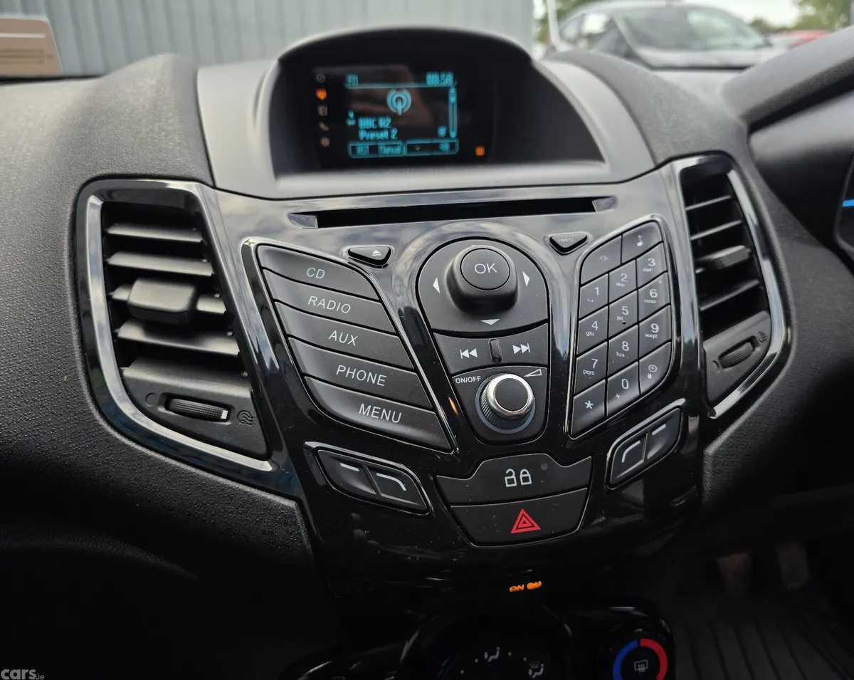 Ford Fiesta Hatchback, Petrol, 2014, Grey