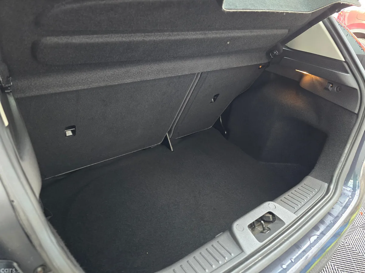 Ford Fiesta Hatchback, Petrol, 2014, Grey