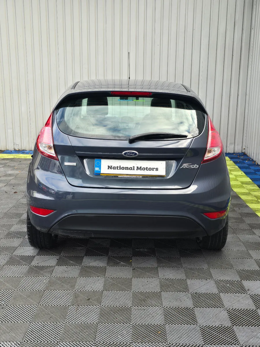 Ford Fiesta Hatchback, Petrol, 2014, Grey