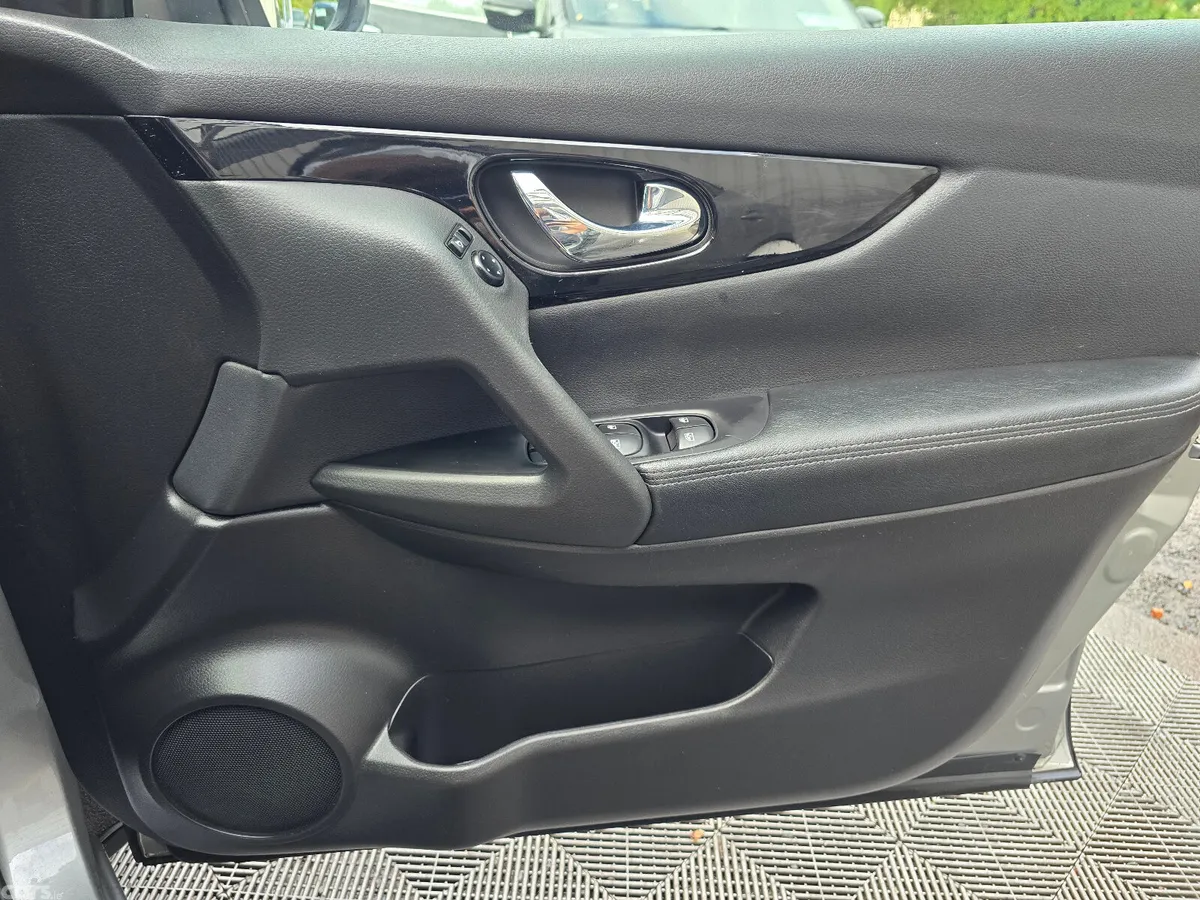 Nissan Qashqai MPV, Diesel, 2019, Grey