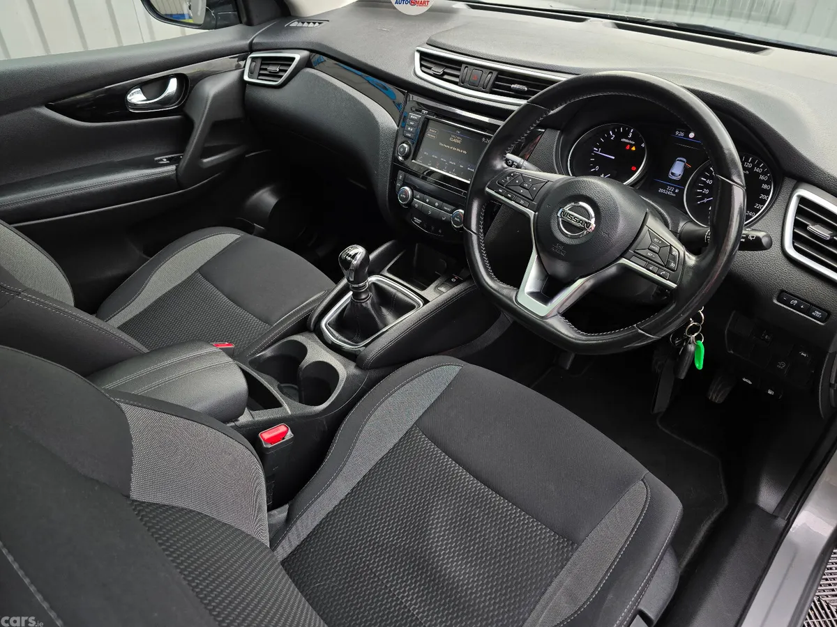 Nissan Qashqai MPV, Diesel, 2019, Grey