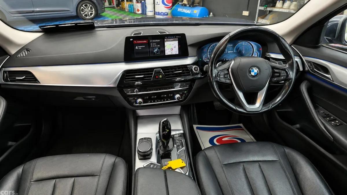 BMW 5-Series Saloon, Petrol Plug-in Hybrid, 2017, Blue