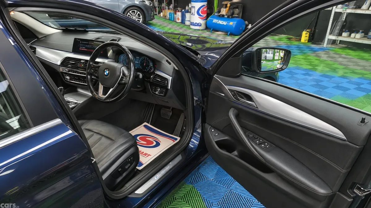 BMW 5-Series Saloon, Petrol Plug-in Hybrid, 2017, Blue