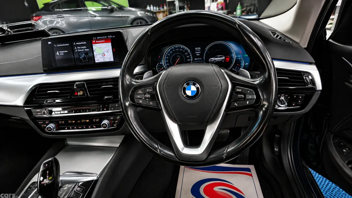 BMW 5-Series Saloon, Petrol Plug-in Hybrid, 2017, Blue