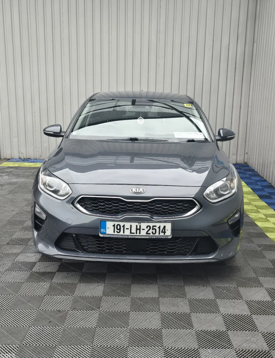 Kia Ceed Hatchback, Diesel, 2019, Grey