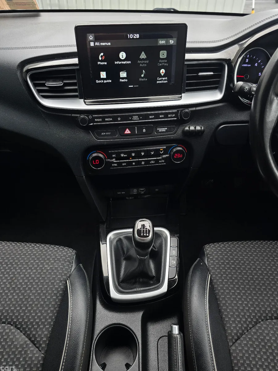 Kia Ceed Hatchback, Diesel, 2019, Grey