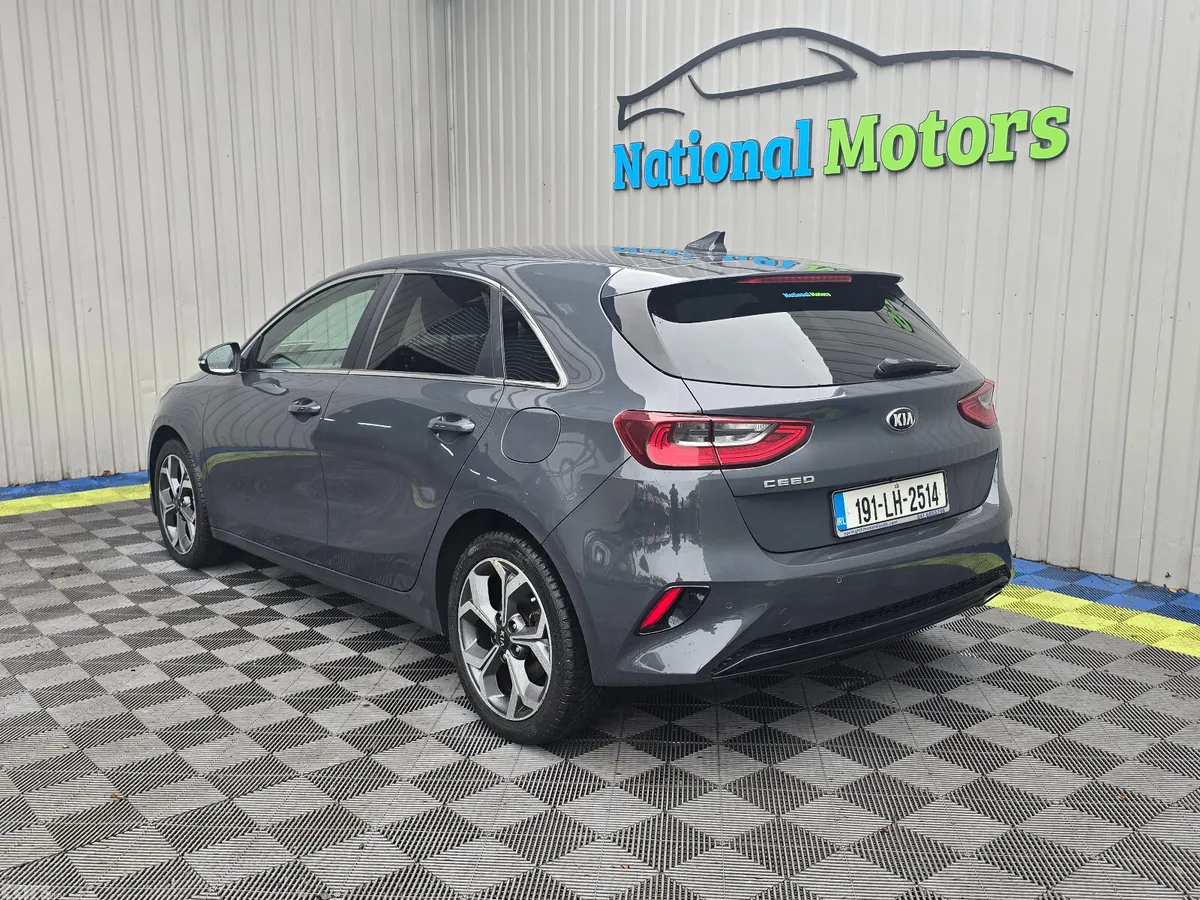 Kia Ceed Hatchback, Diesel, 2019, Grey
