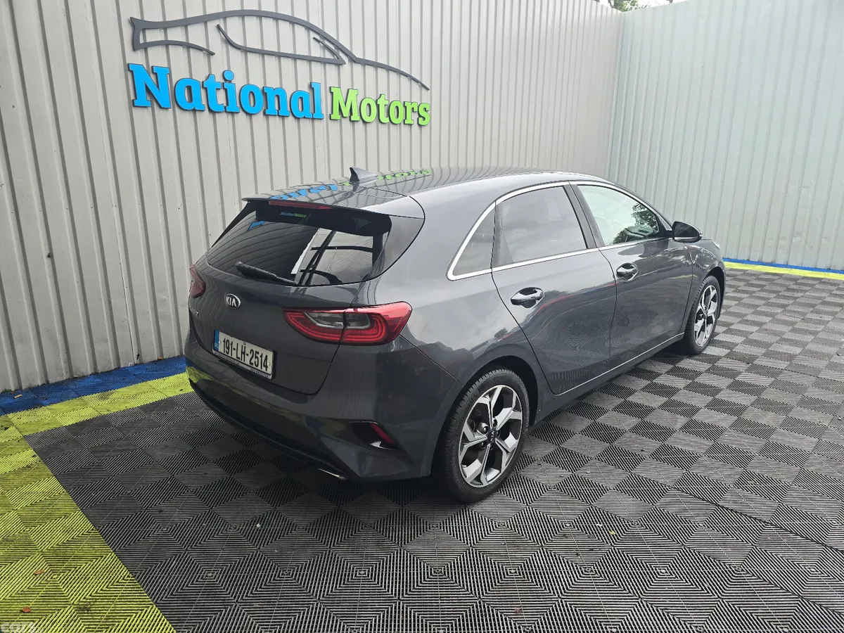 Kia Ceed Hatchback, Diesel, 2019, Grey