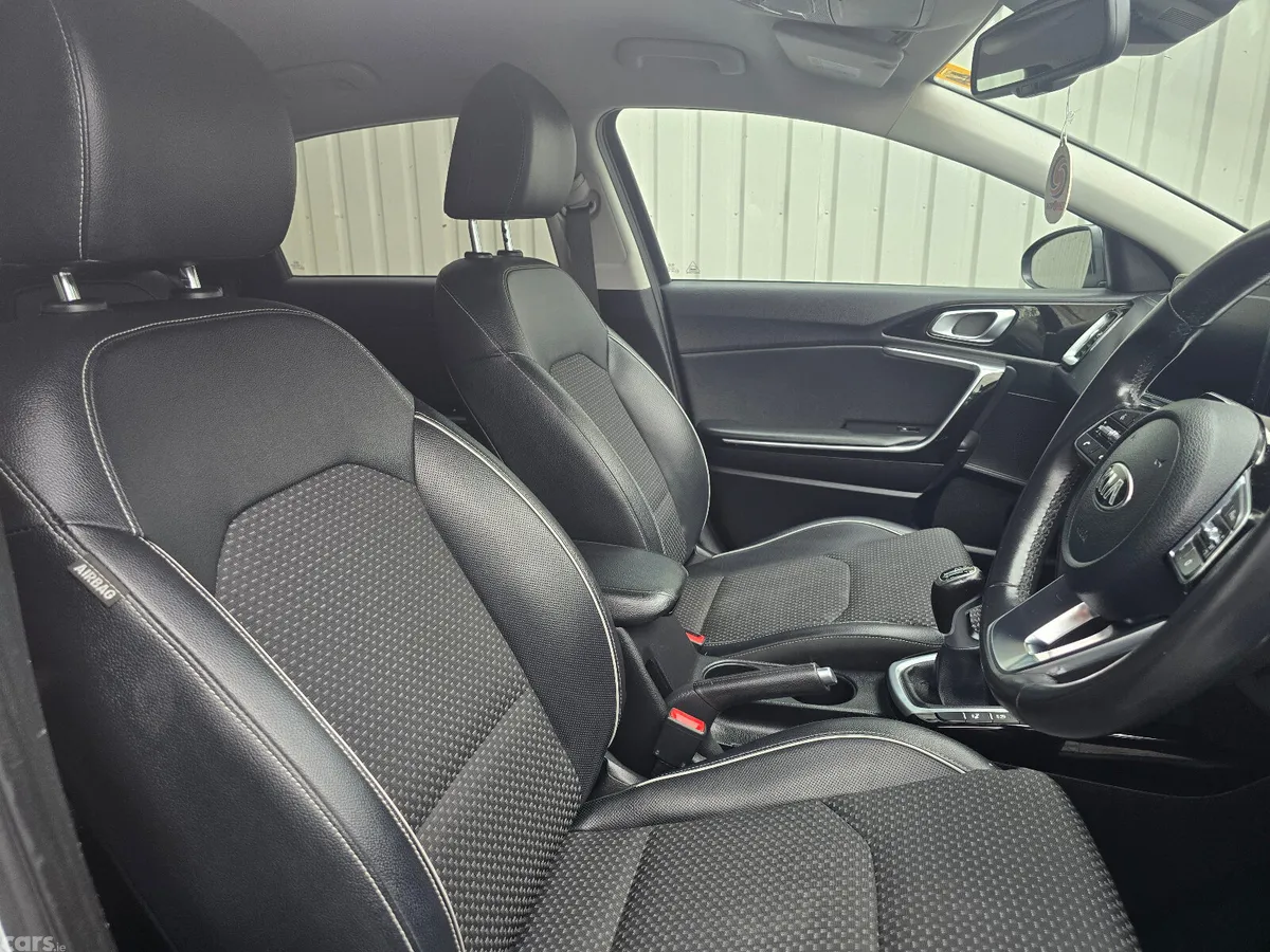 Kia Ceed Hatchback, Diesel, 2019, Grey