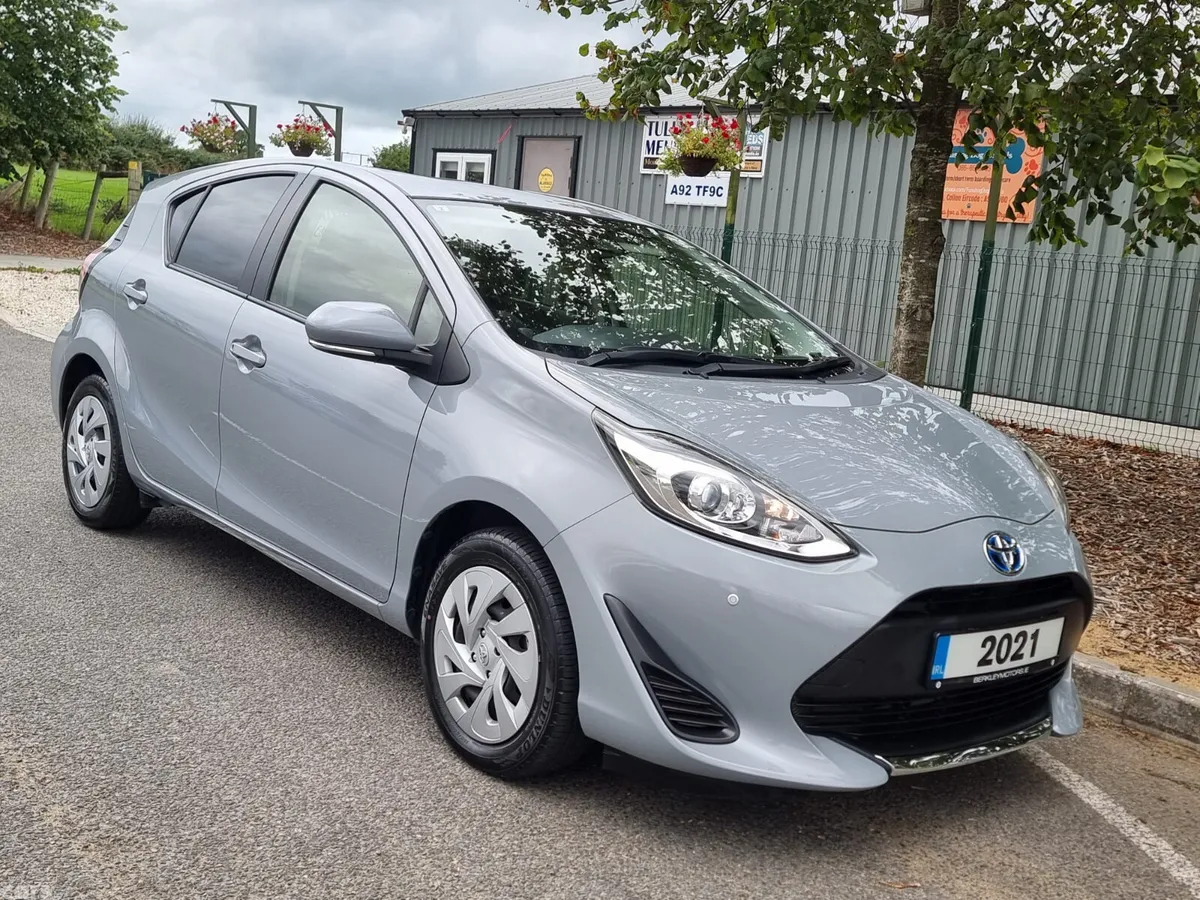 Toyota Aqua Hatchback, Petrol Hybrid, 2021, Grey
