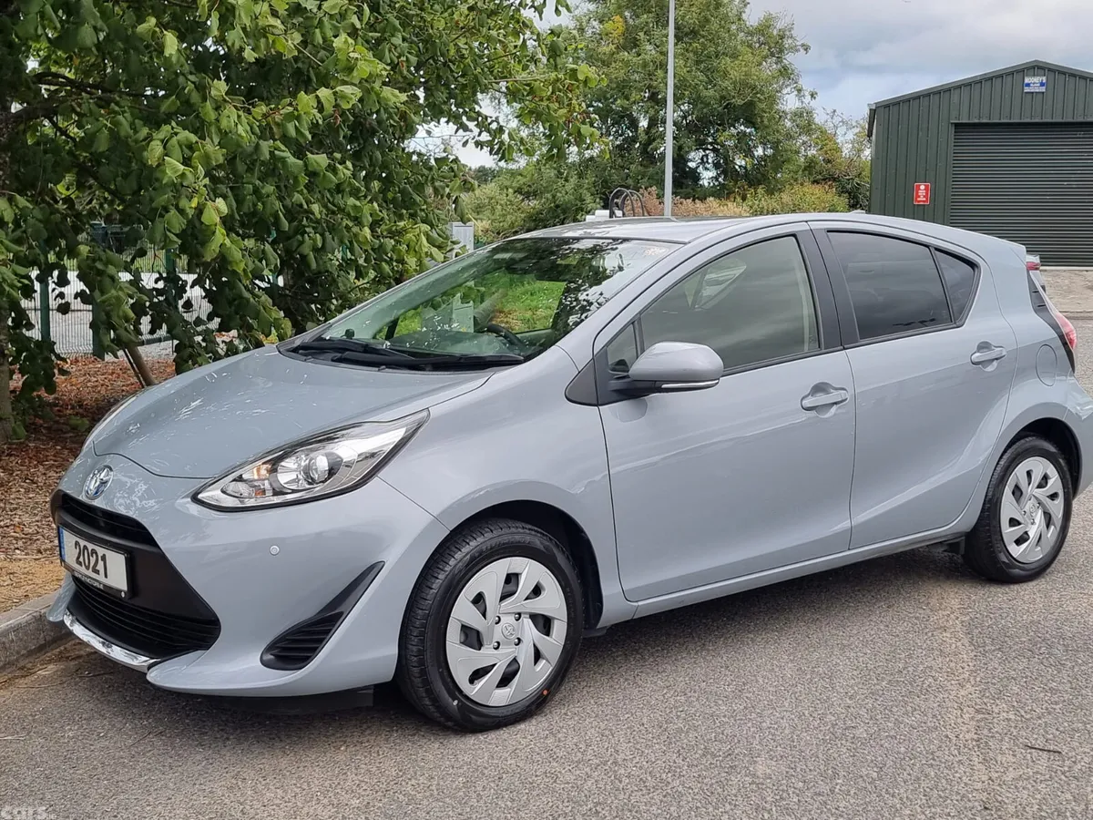 Toyota Aqua Hatchback, Petrol Hybrid, 2021, Grey
