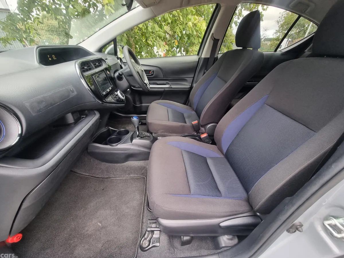 Toyota Aqua Hatchback, Petrol Hybrid, 2021, Grey