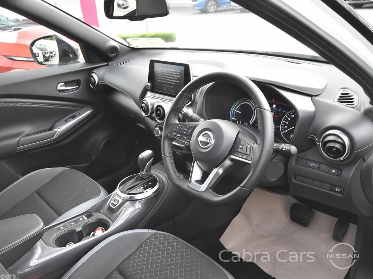 Nissan Juke SUV, Petrol Hybrid, 2025, White