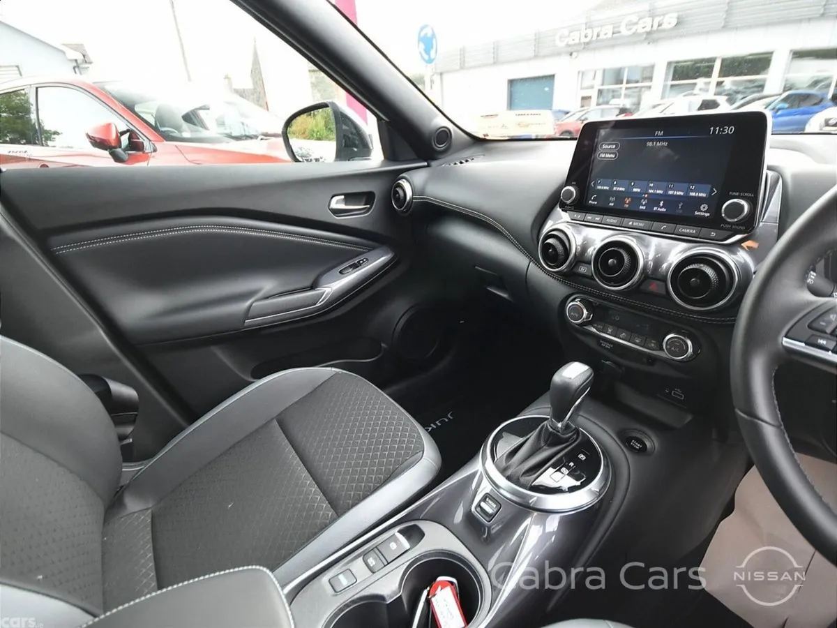 Nissan Juke SUV, Petrol Hybrid, 2025, White