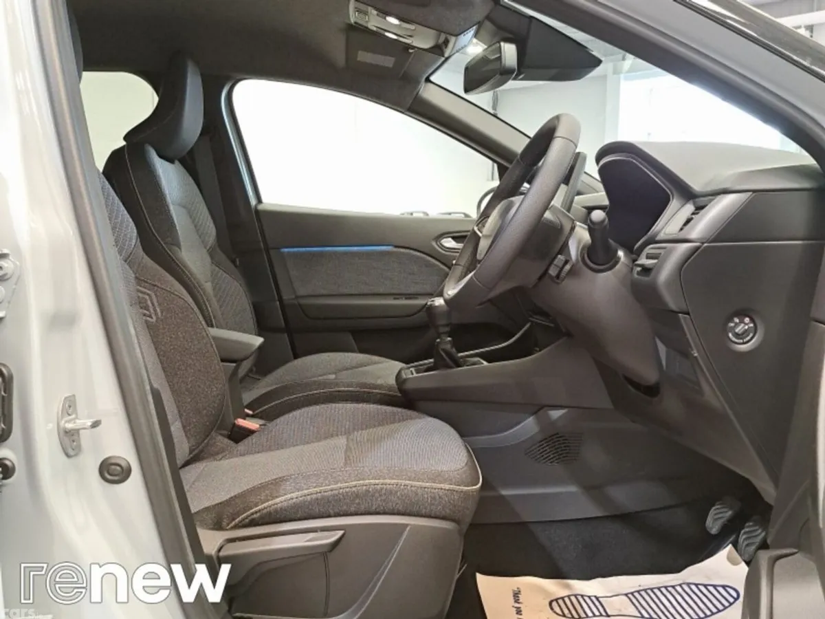 Renault Captur SUV, Petrol, 2026, Grey