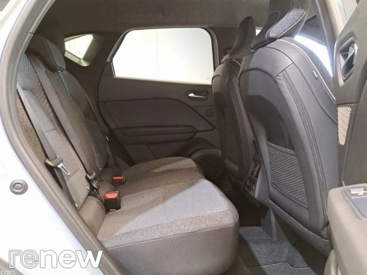 Renault Captur SUV, Petrol, 2026, Grey