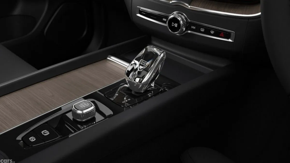 Volvo XC60 SUV, Petrol Plug-in Hybrid, 2026, Black