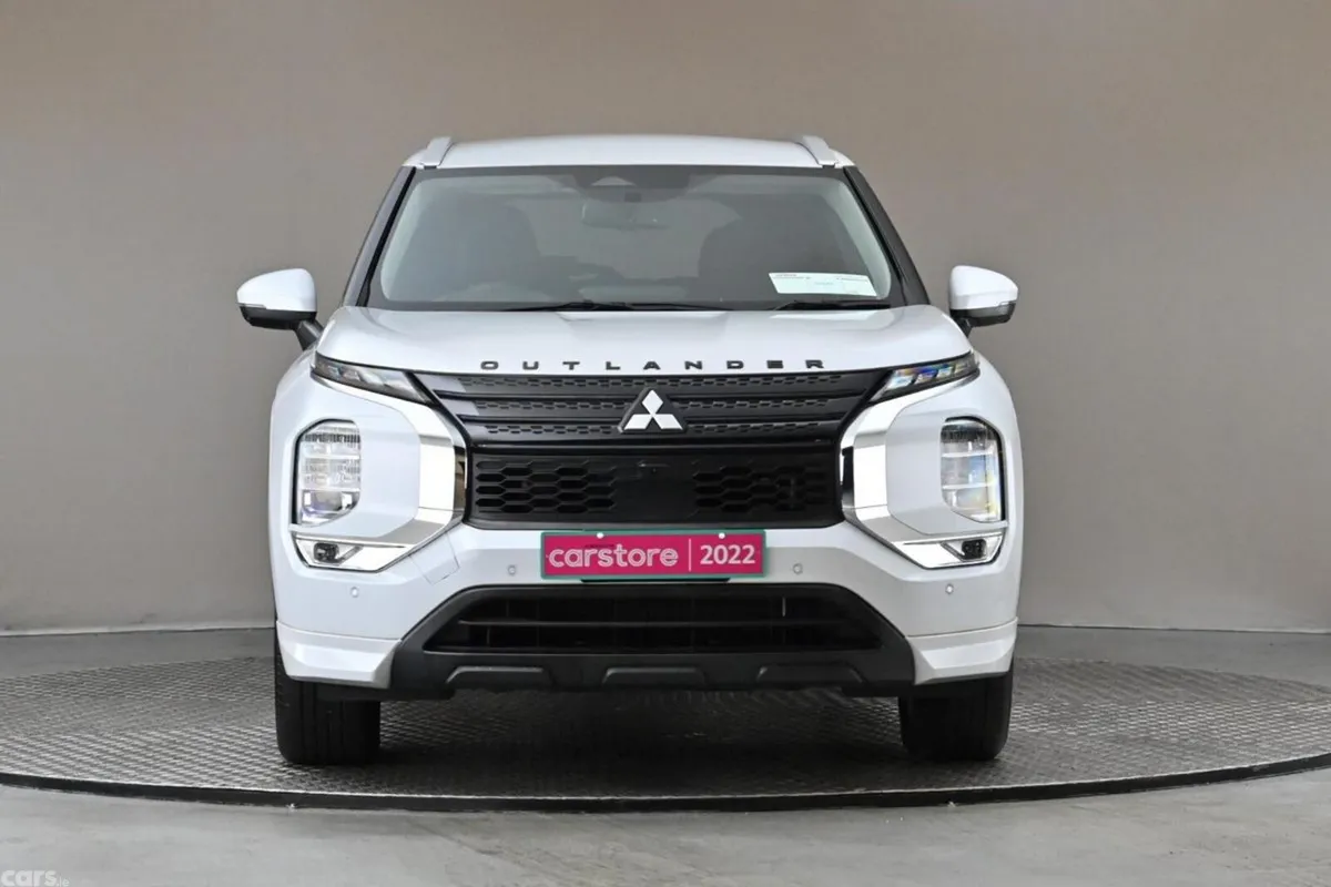 Mitsubishi Outlander SUV, Petrol Plug-in Hybrid, 2022, White