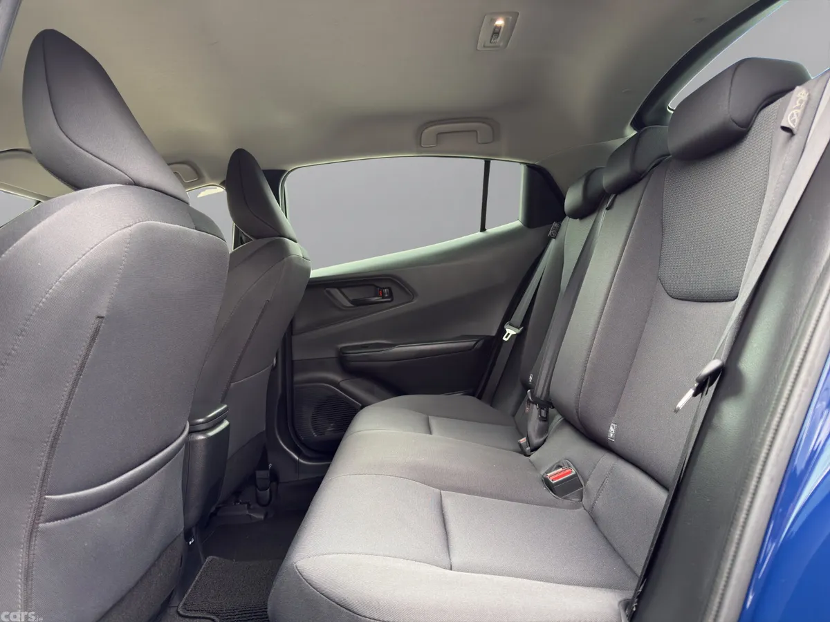 Toyota Prius Saloon, Petrol Hybrid, 2023, Blue