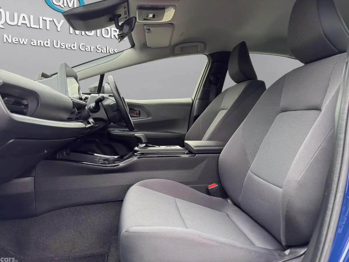 Toyota Prius Saloon, Petrol Hybrid, 2023, Blue