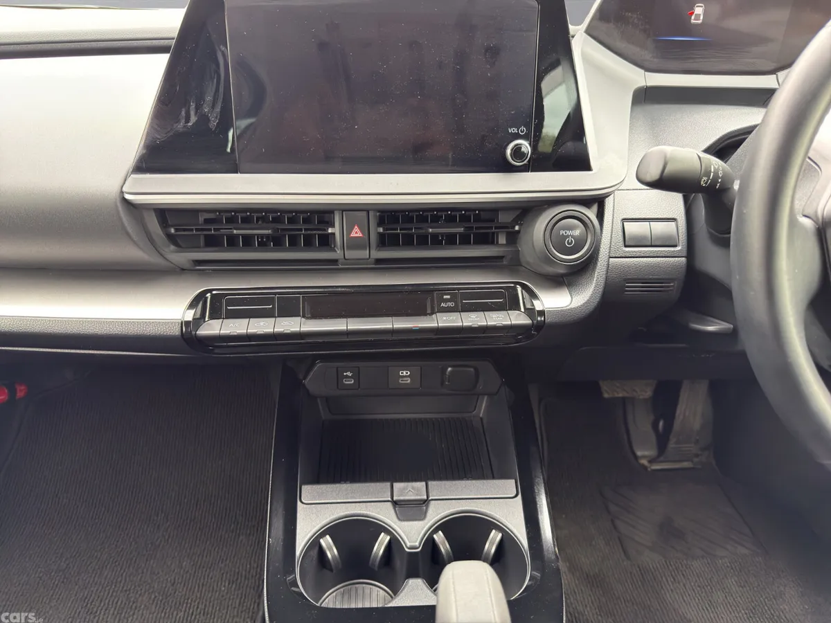 Toyota Prius Saloon, Petrol Hybrid, 2023, Blue