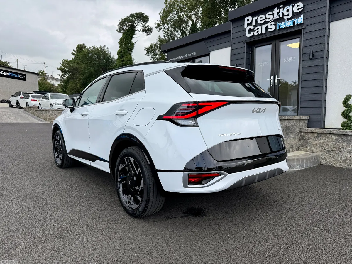 Kia Sportage SUV, Petrol Hybrid, 2023, White
