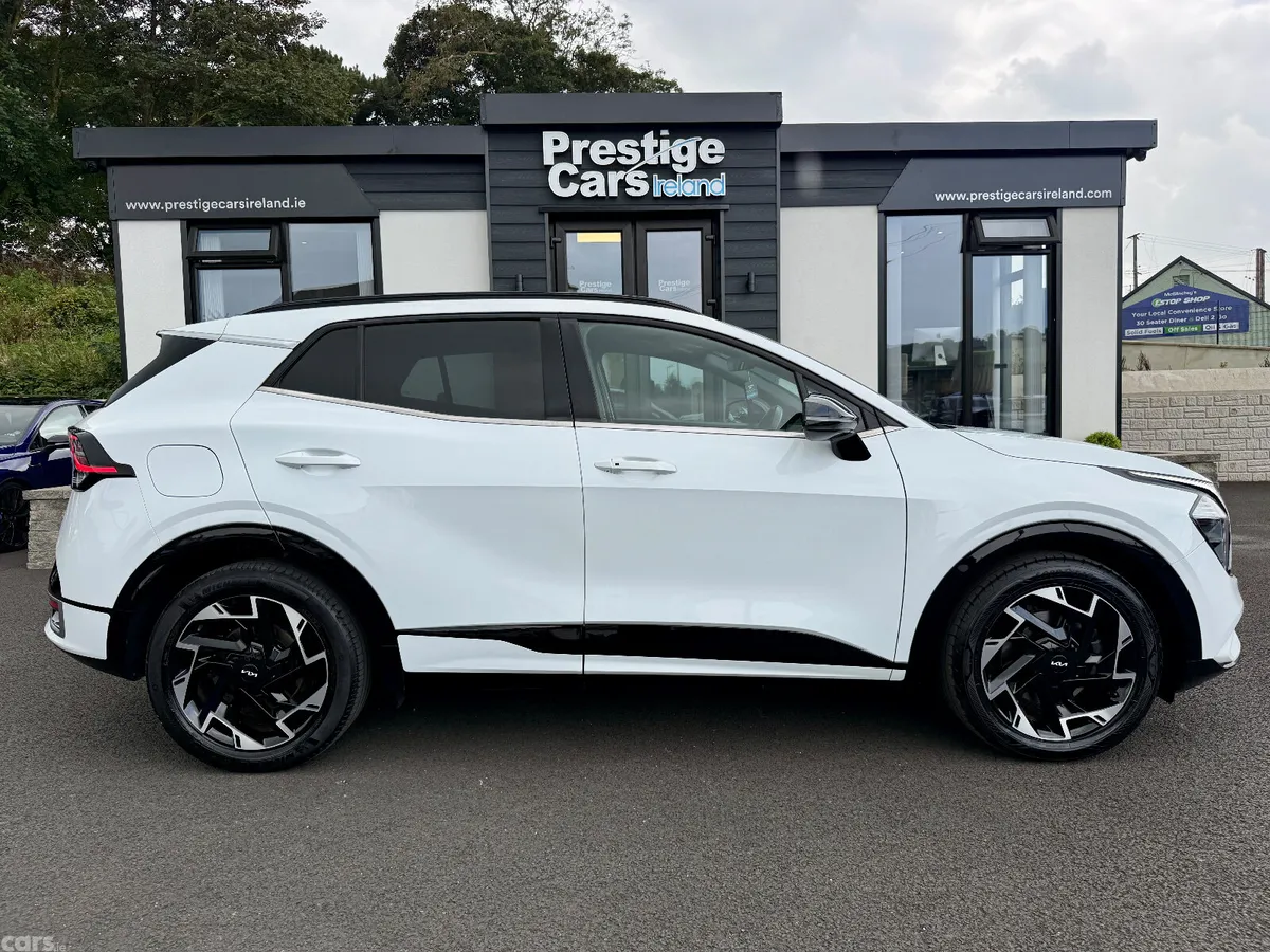 Kia Sportage SUV, Petrol Hybrid, 2023, White