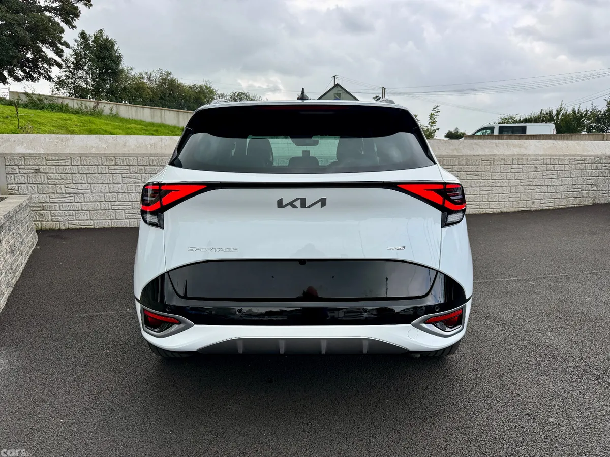 Kia Sportage SUV, Petrol Hybrid, 2023, White