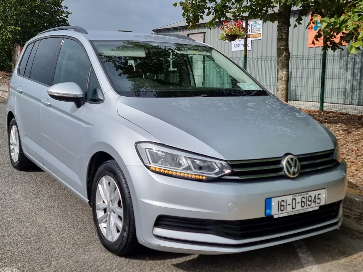 Volkswagen Touran MPV, Petrol, 2016, Silver