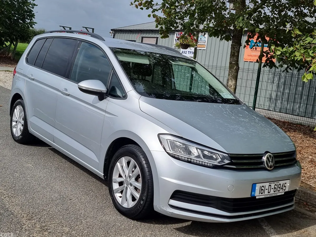 Volkswagen Touran MPV, Petrol, 2016, Silver