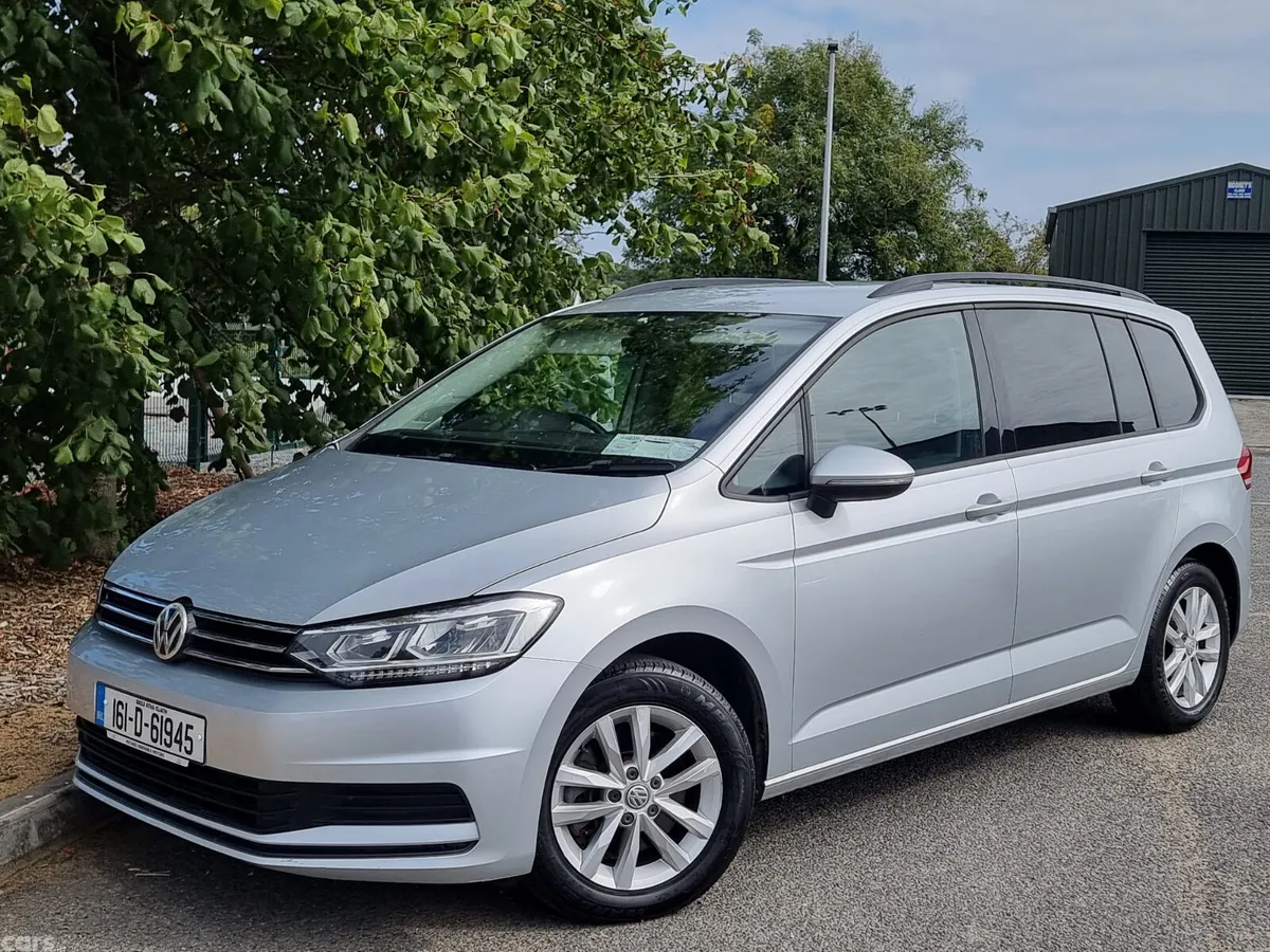 Volkswagen Touran MPV, Petrol, 2016, Silver