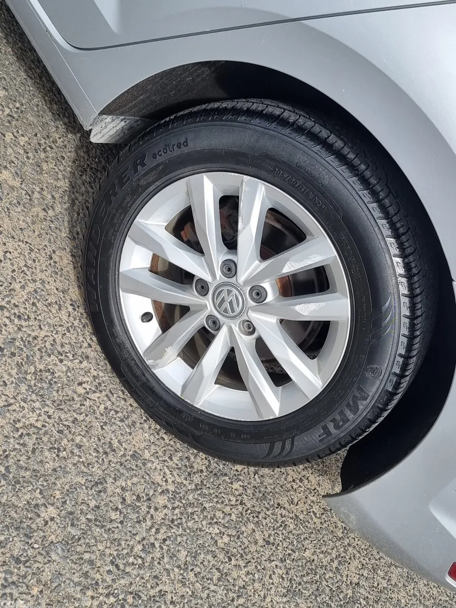 Volkswagen Touran MPV, Petrol, 2016, Silver